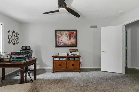 917 23RD Avenue East Moline IL 61244