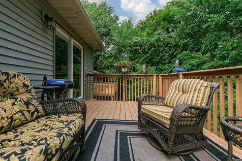 917 23RD Avenue East Moline IL 61244