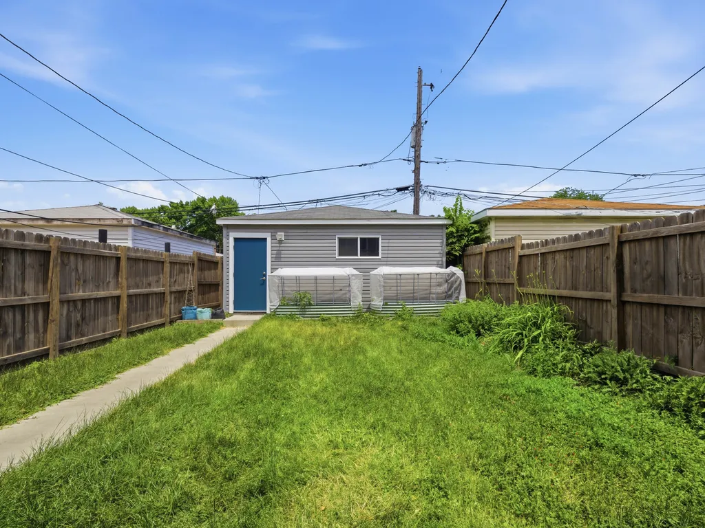 4334 West Shakespeare Avenue Chicago IL 60639
