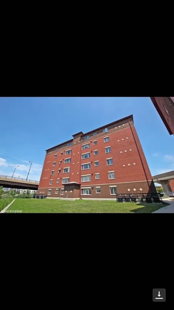 239 West 18th Street Chicago IL 60616