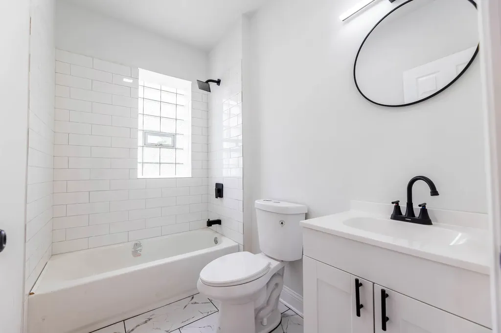 5203 South Peoria Street Chicago IL 60609