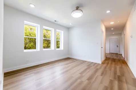 5203 South Peoria Street Chicago IL 60609