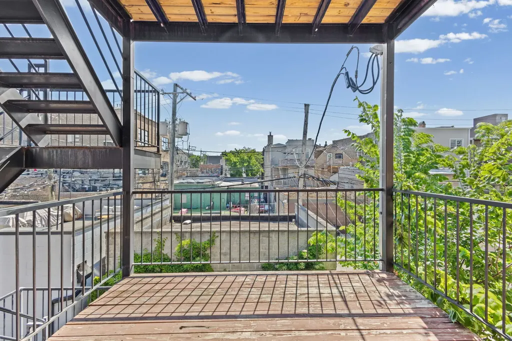 1541 North Artesian Avenue Chicago IL 60622