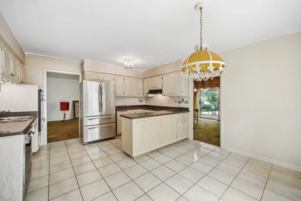 2419 Lake Avenue Wilmette IL 60091