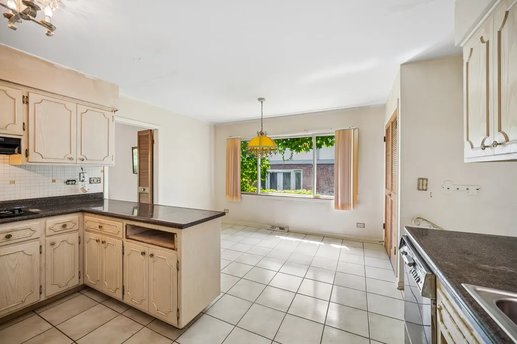 2419 Lake Avenue Wilmette IL 60091