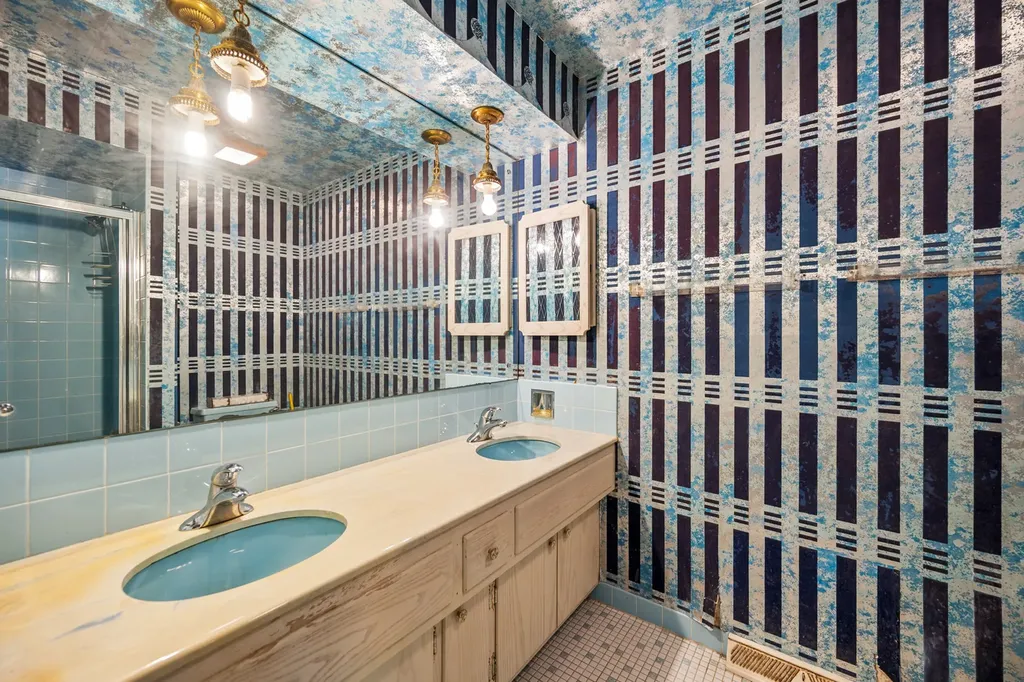 2419 Lake Avenue Wilmette IL 60091