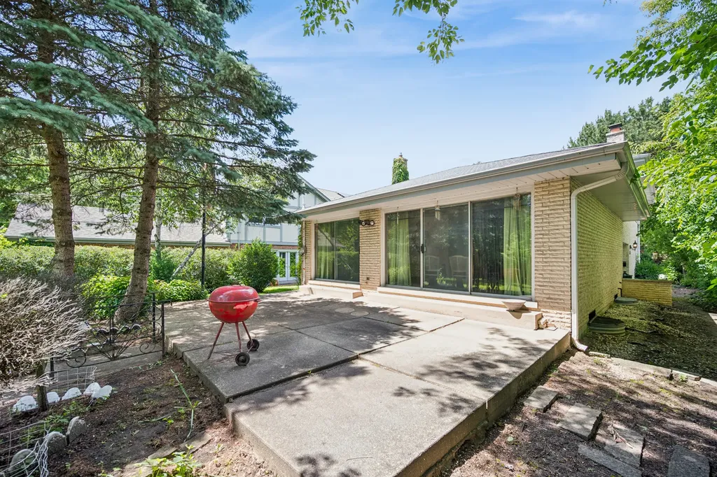 2419 Lake Avenue Wilmette IL 60091