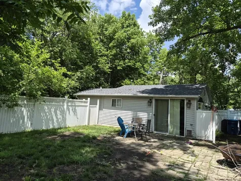 208 West Street Utica IL 61373