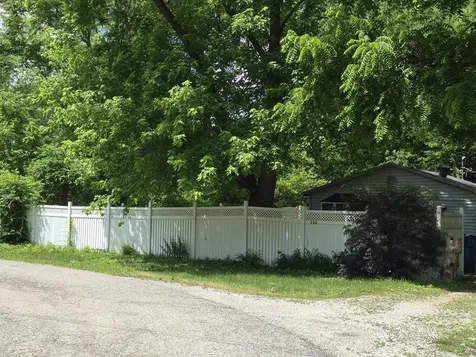 208 West Street Utica IL 61373