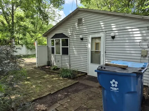 208 West Street Utica IL 61373