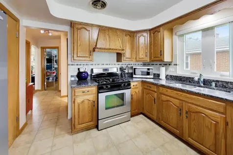 8048 North Oketo Avenue Niles IL 60714