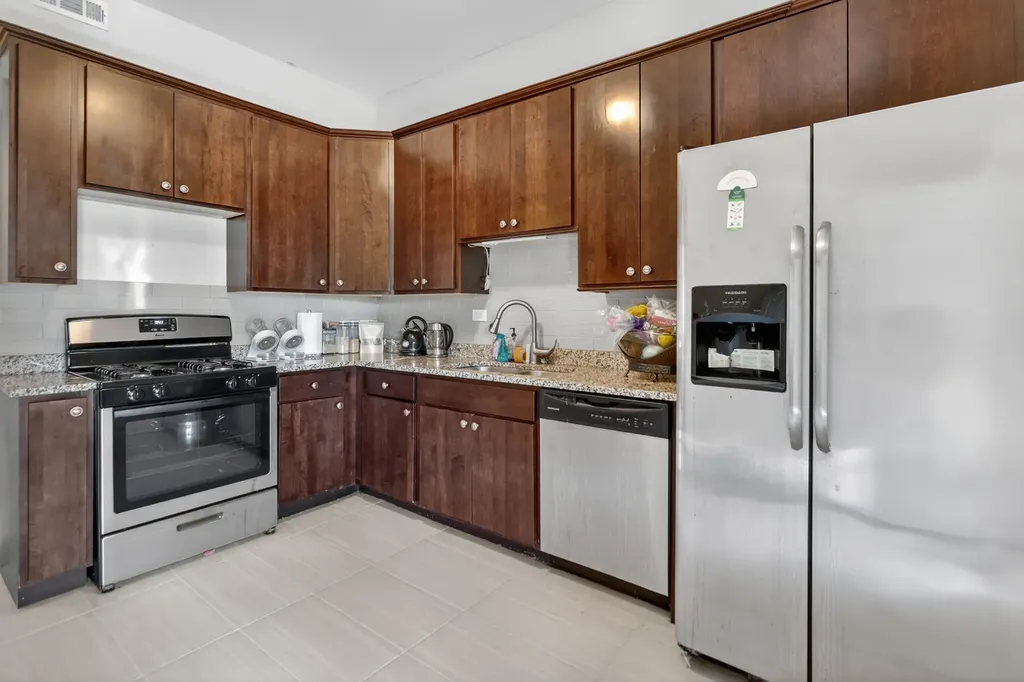 6525 South Vernon Avenue Chicago IL 60637