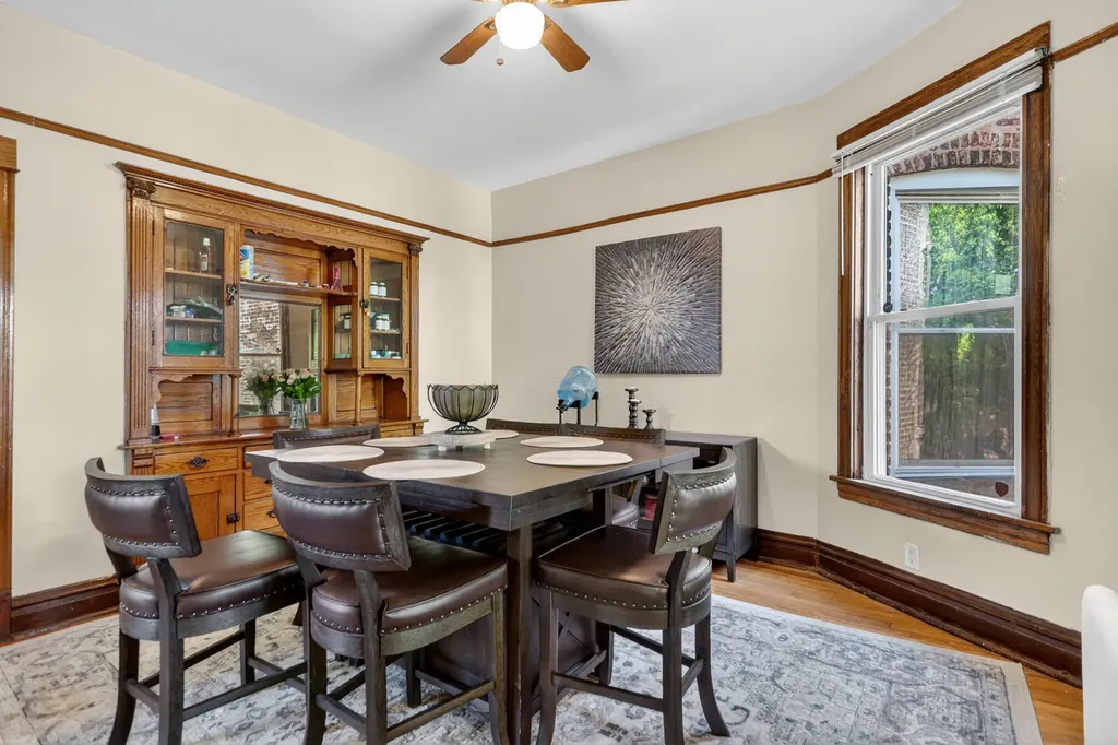 6525 South Vernon Avenue Chicago IL 60637