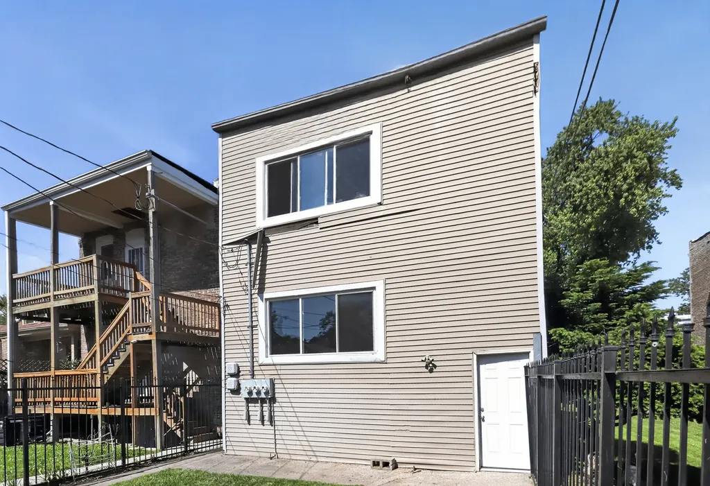 6525 South Vernon Avenue Chicago IL 60637