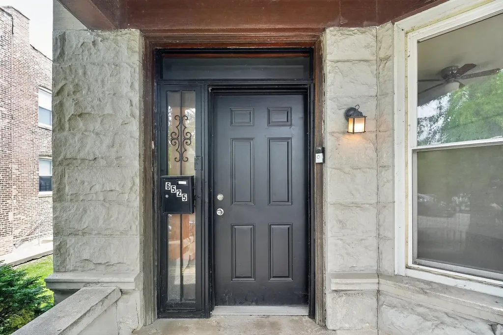 6525 South Vernon Avenue Chicago IL 60637