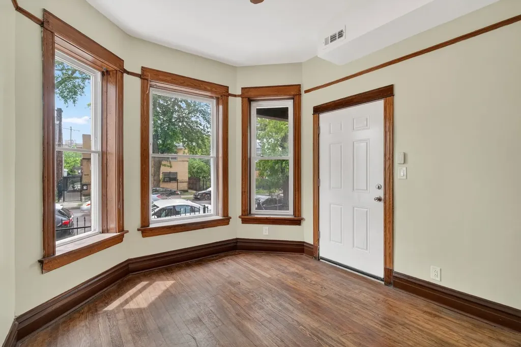 6525 South Vernon Avenue Chicago IL 60637