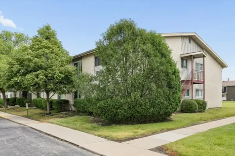 8932 Steven Drive Des Plaines IL 60016