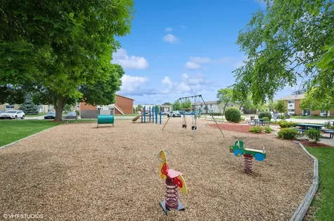 8932 Steven Drive Des Plaines IL 60016