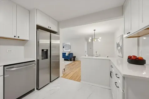 8932 Steven Drive Des Plaines IL 60016