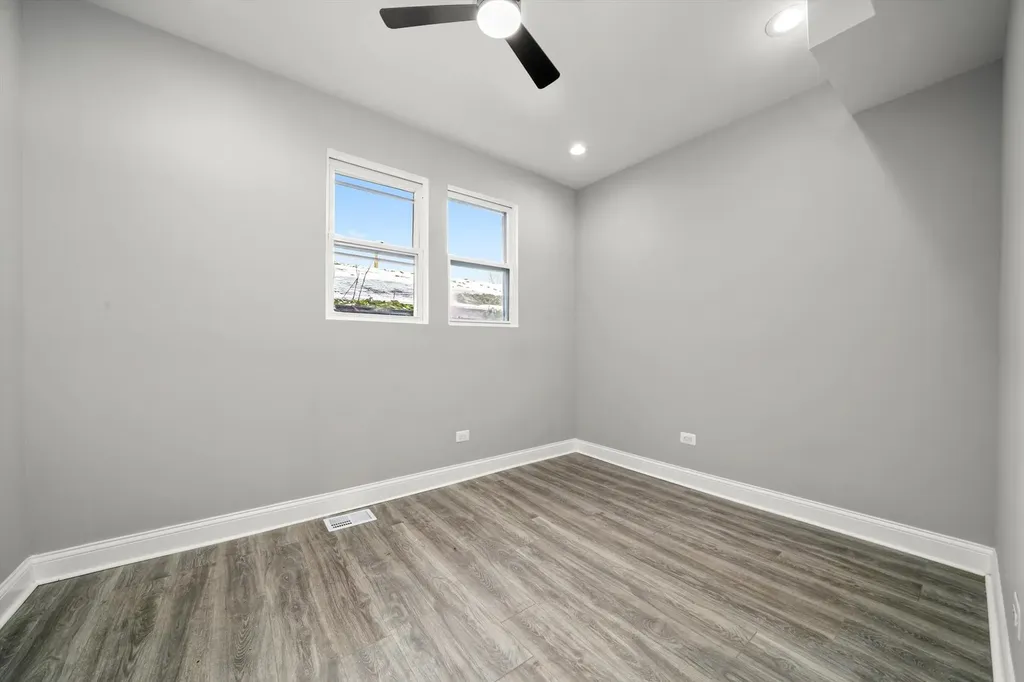7918 South Anthony Avenue Chicago IL 60619