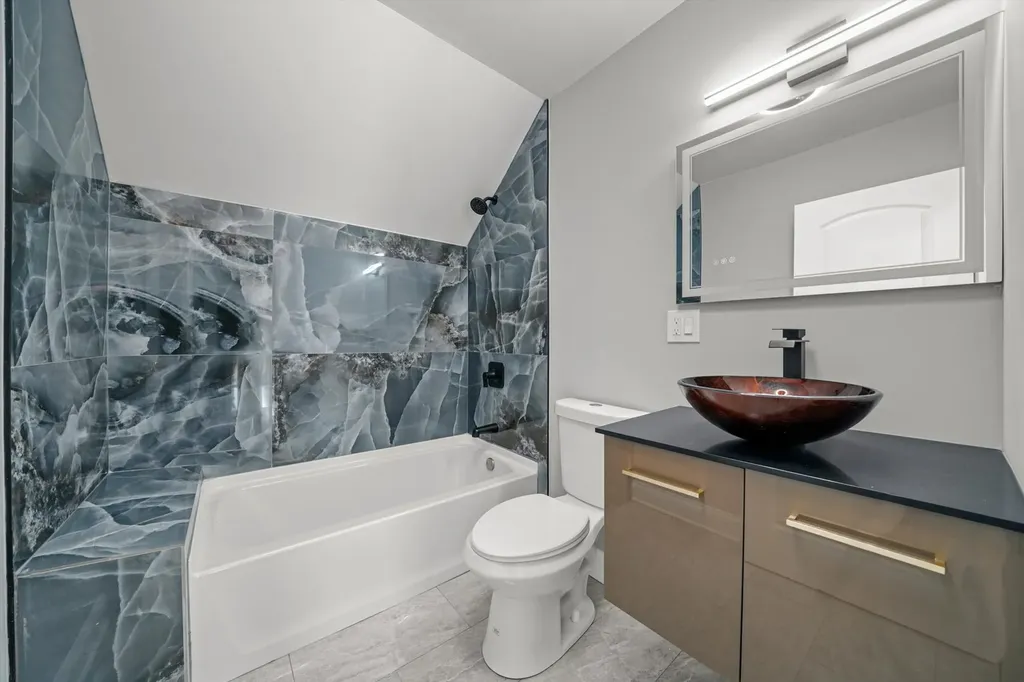 7918 South Anthony Avenue Chicago IL 60619