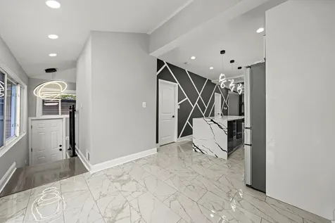 7918 South Anthony Avenue Chicago IL 60619