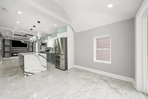 7918 South Anthony Avenue Chicago IL 60619