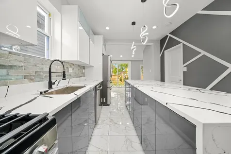 7918 South Anthony Avenue Chicago IL 60619