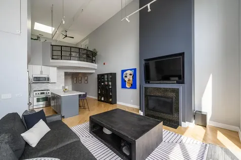 616 West Fulton Street Chicago IL 60661