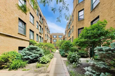 7023.5 North Sheridan Road Chicago IL 60626
