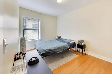 7023.5 North Sheridan Road Chicago IL 60626