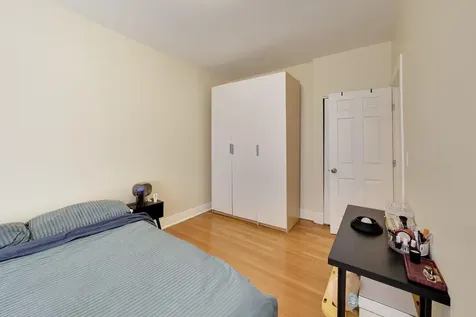 7023.5 North Sheridan Road Chicago IL 60626