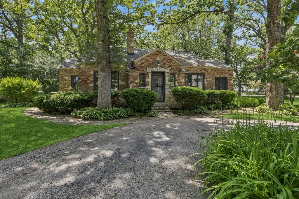 1777 South Shore Drive Lakewood IL 60014