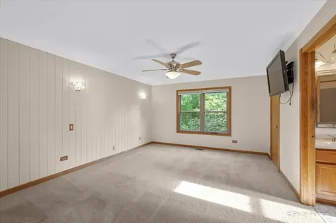 579 Crimson Drive Crystal Lake IL 60014