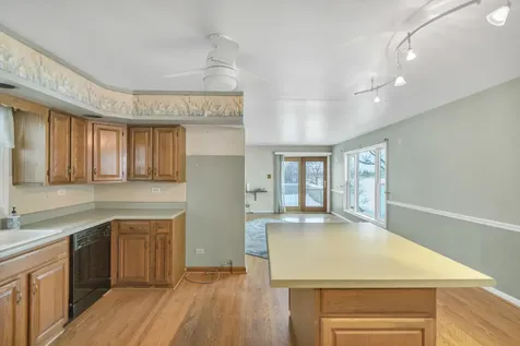 278 North State Street Hampshire IL 60140