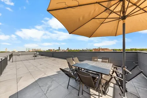 4504 North Clark Street Chicago IL 60640