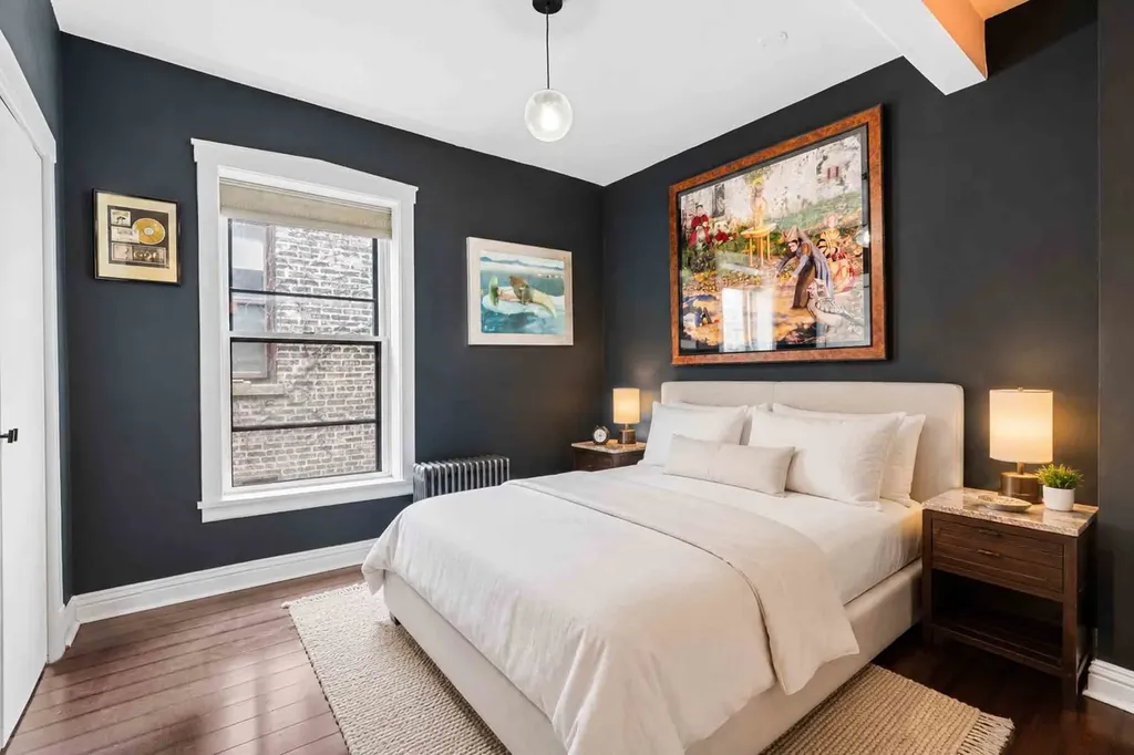 556 West Roscoe Street Chicago IL 60657
