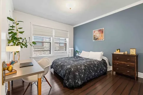 556 West Roscoe Street Chicago IL 60657
