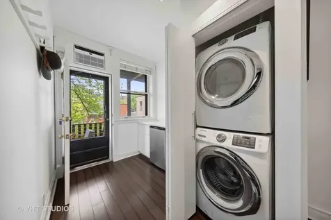 556 West Roscoe Street Chicago IL 60657