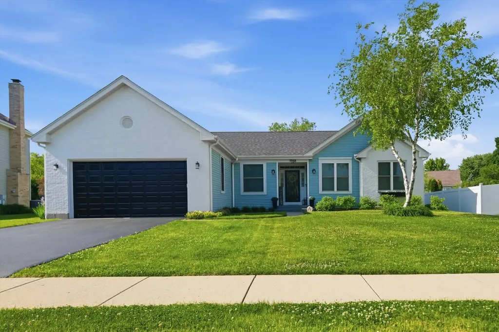 1968 School House Lane Aurora IL 60506