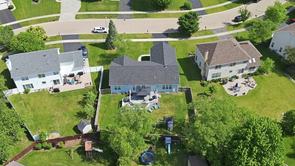 1968 School House Lane Aurora IL 60506