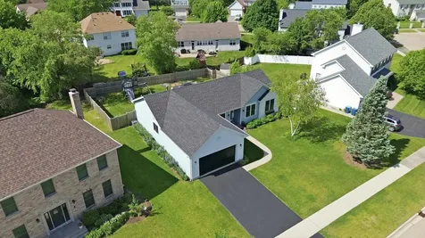 1968 School House Lane Aurora IL 60506