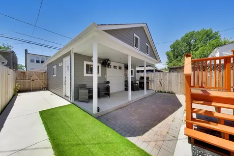 5241 West Dakin Street Chicago IL 60641