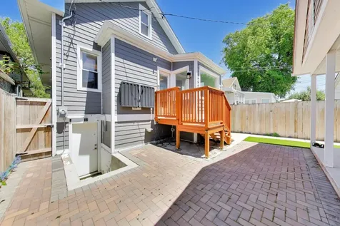 5241 West Dakin Street Chicago IL 60641