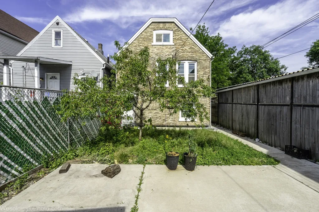 5254 South Campbell Avenue Chicago IL 60632