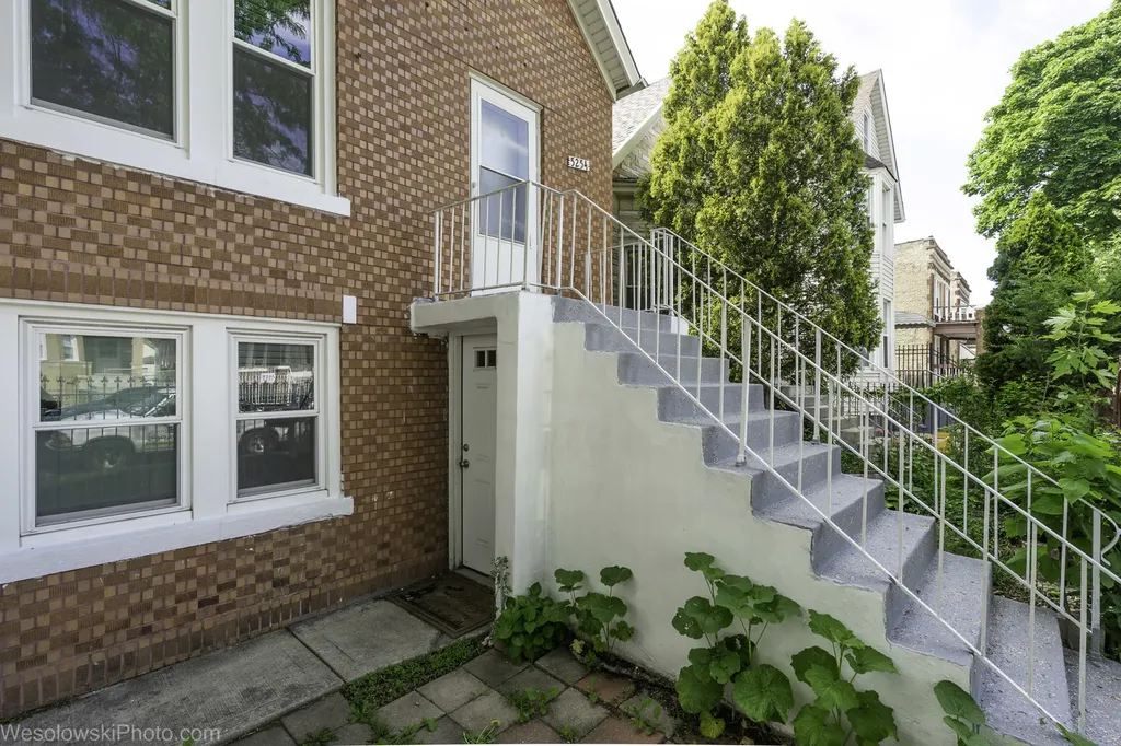 5254 South Campbell Avenue Chicago IL 60632