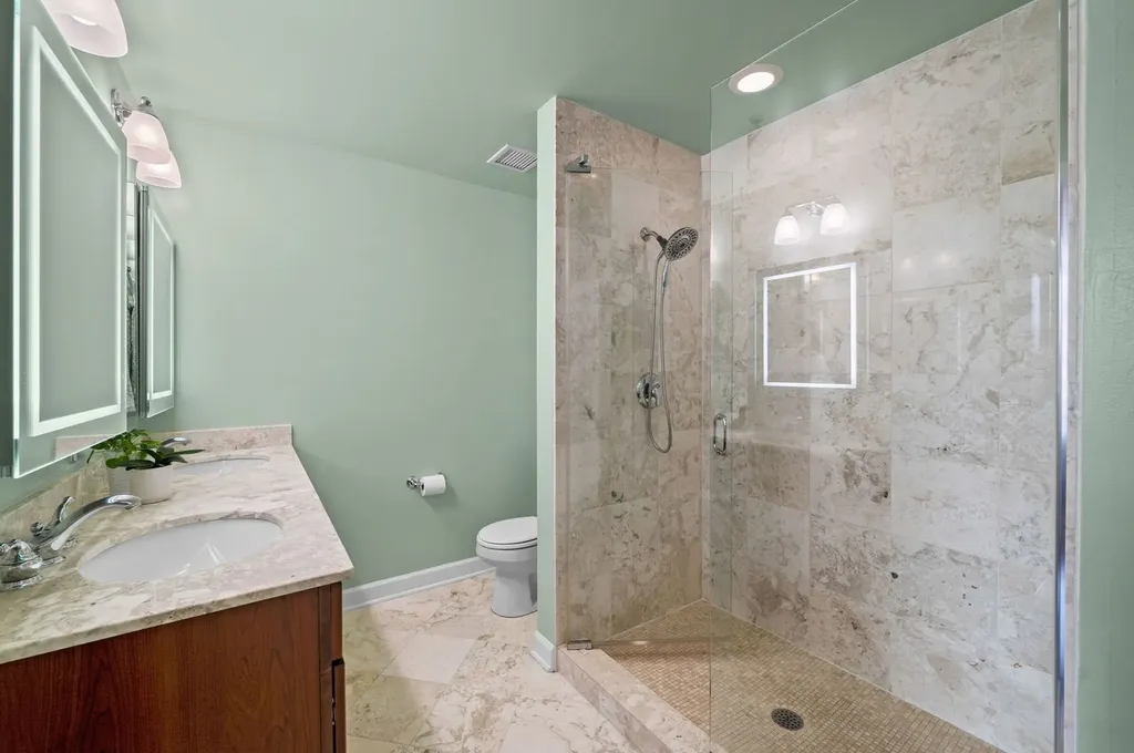 100 East 14th Street Chicago IL 60605