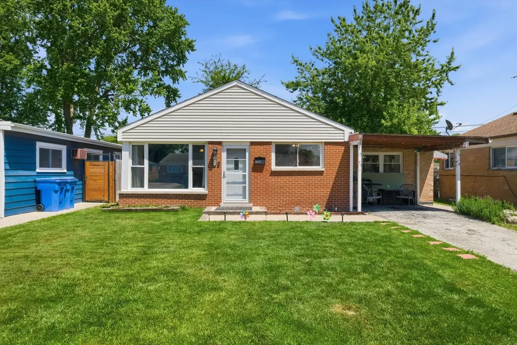 8411 South Knox Avenue Chicago IL 60652