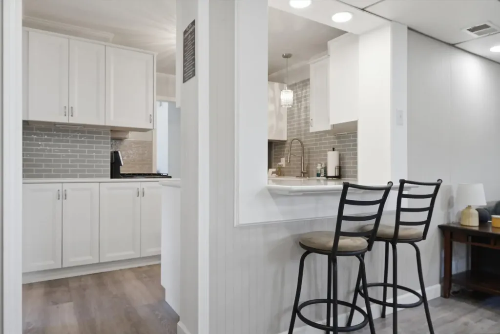 8411 South Knox Avenue Chicago IL 60652