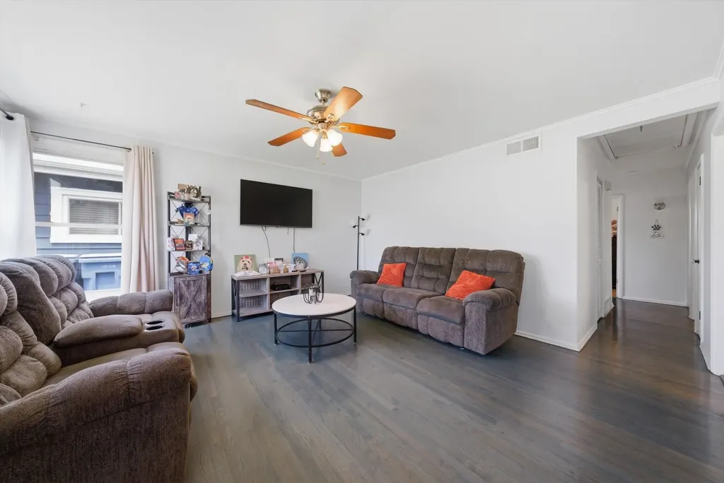 8411 South Knox Avenue Chicago IL 60652